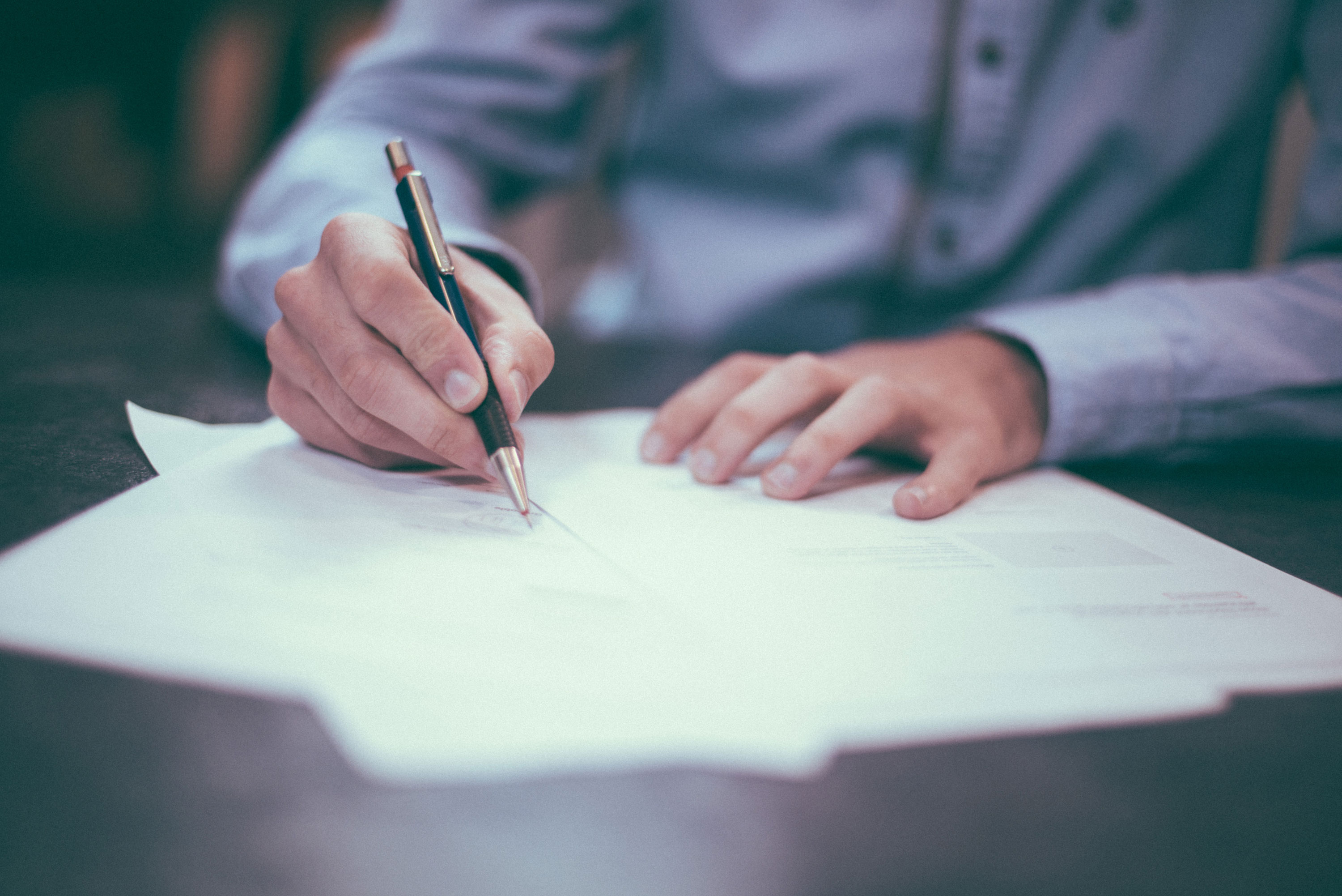 Why you should take notes by hand